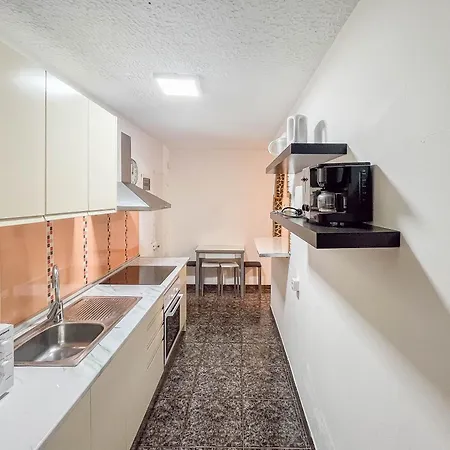 Lightbooking Olas Apartment *